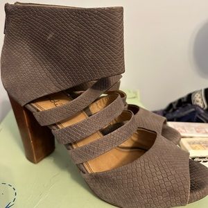 Splendid Block Heel Open Toe Sandal